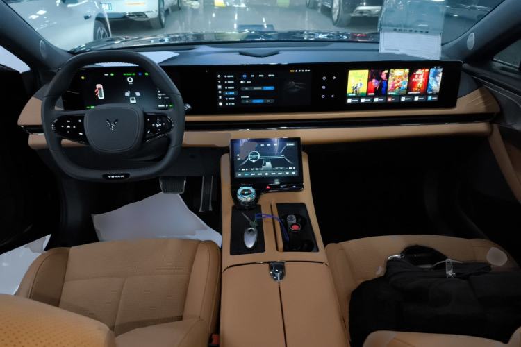 Used VOYAH PASSION 2024 PHEV Four-Wheel Drive Ultra-Long Range Flagship Model
