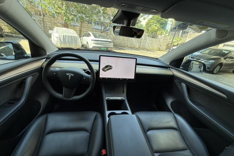Used Tesla Model Y 2021 Long-Range All-Wheel-Drive Version