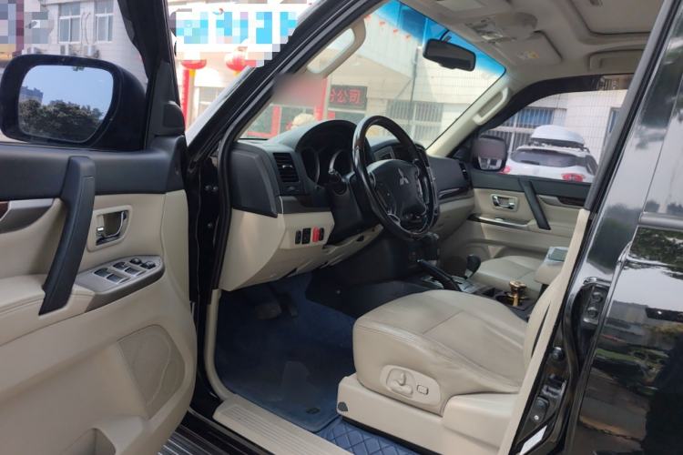Used Mitsubishi Pajero 
