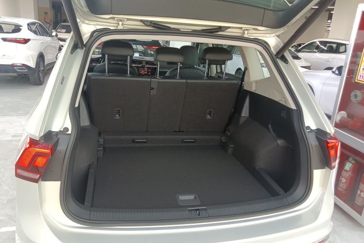 Used Volkswagen Tiguan L 2021 330TSI Automatic Two-Wheel Drive R-Line Enhanced Edition
