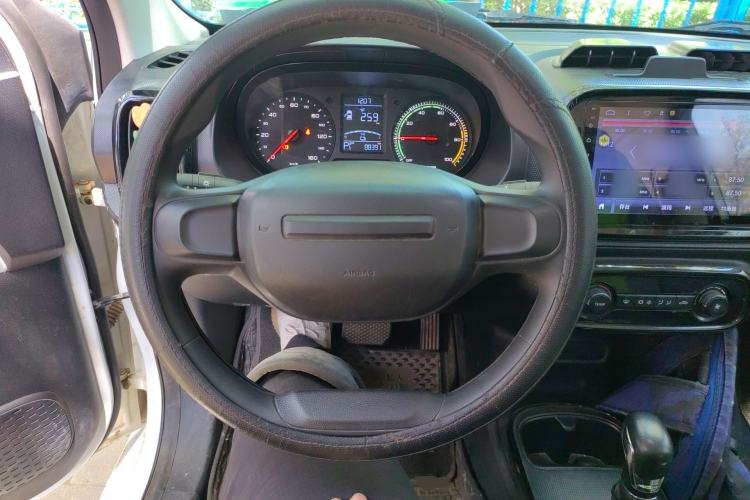 Used Roewe Clever 2021 302 km New Four-Seater Super-Efficient Version