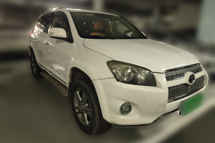 Used Toyota RAV4 2012 Luxurious 2.4L Automatic 4x4 with Stylish Features
