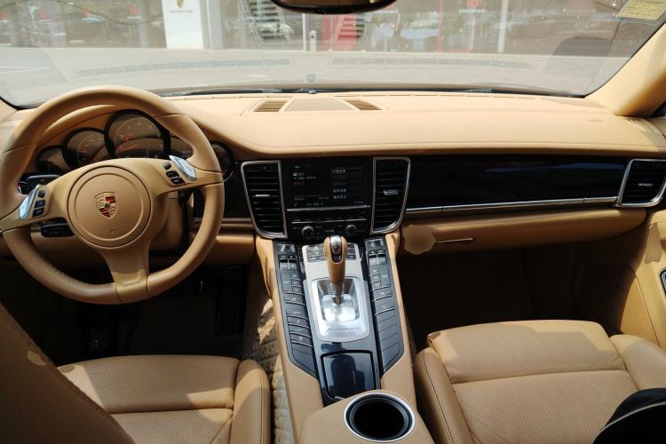 Used Porsche Panamera 2014 Panamera 3.0T Center Console