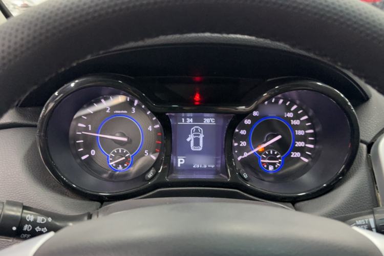 Used JMC Yusheng S350 2013 2.4T Automatic 4x4 Diesel Luxury 5-Seater Instrument Cluster