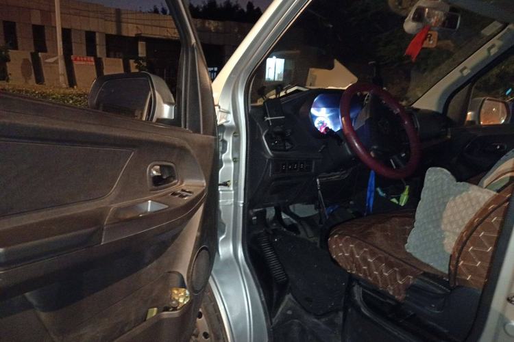 Used Chana Ruixing M60 2023 1.6L CNG Comfort-Grade 6-Seater Passenger Vehicle
