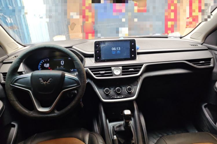 Used Wuling Hongguang S3 2018 1.5L Manual Comfort Model China V Standard Center Console