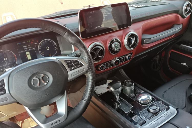 Used BAIC Off-Road BJ40 2019 2.3T Automatic Four-Wheel Drive Urban Hunter Edition Premium Model China VI Emission Standard
