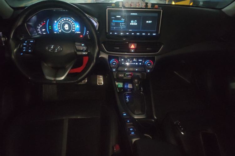 Used Hyundai Lafesta 2019 280TGDi Smart Speed Version China V Standard Center Console