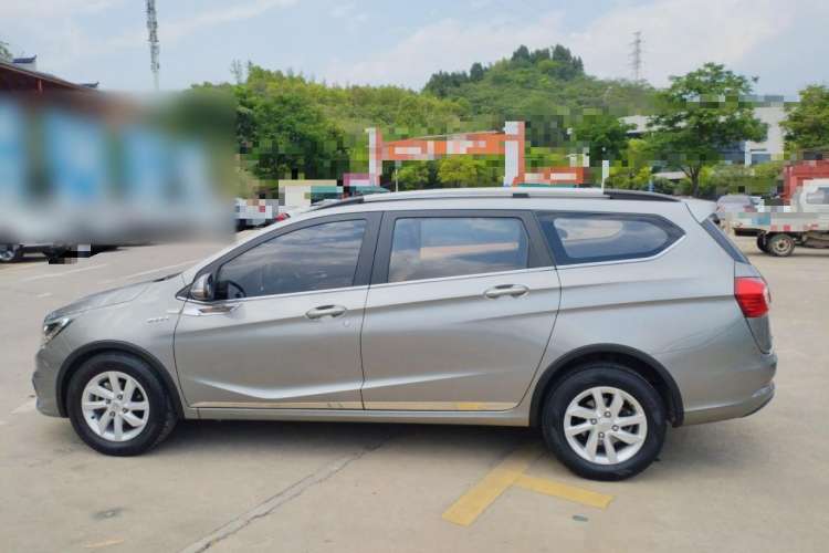 Used Baojun 310W 2017 1.5L Manual Fashion Model China V