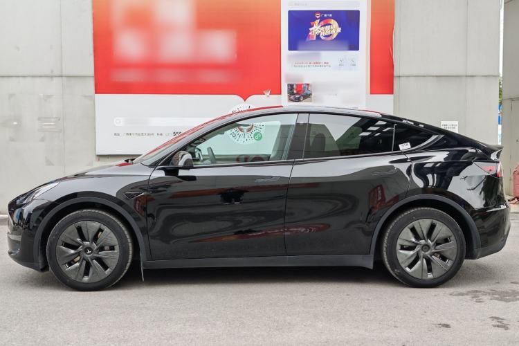 Used Tesla Model Y 2022 Long-Range All-Wheel-Drive Version