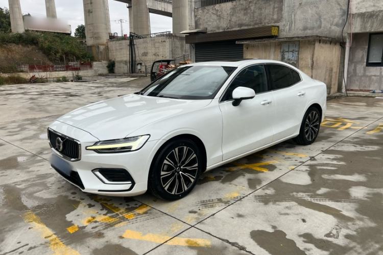 Used Volvo S60 2024 B4 Zhiyuan Luxury Edition