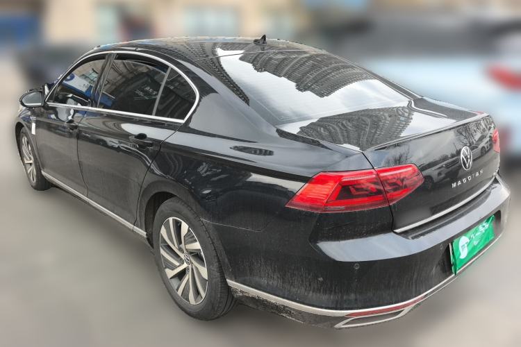 Used Volkswagen Magotan GTE Plug-in Hybrid 2022 GTE Luxury Model Rear Left 45 Deg