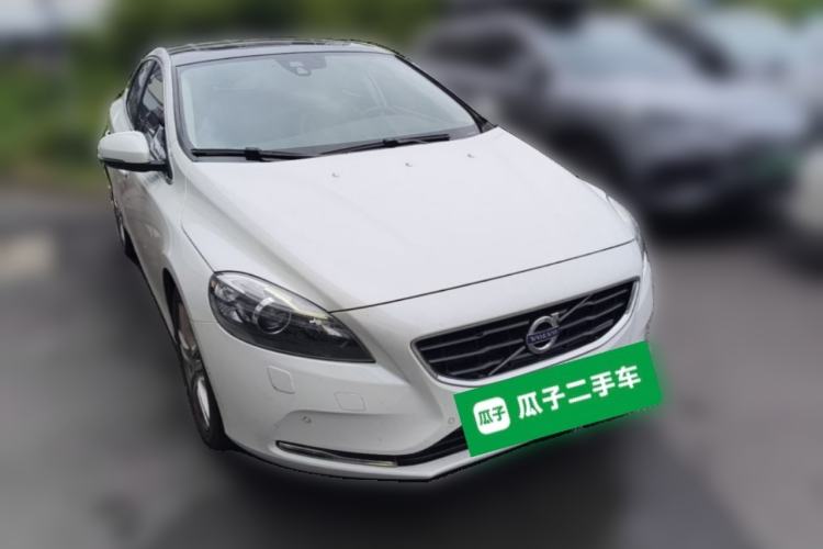 Used Volvo V40 2013 2.0T Zhiya Edition
