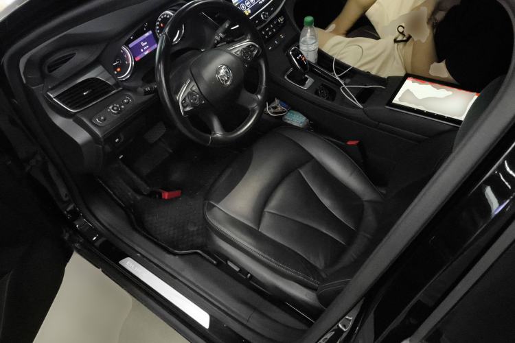 Used Buick LaCrosse 2022 652T Luxury Version Left Front Seat