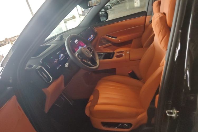 Used Hima AITO M8 2025 Model Pure Electric Max+ Five-Seat Long-Range Version Left Front Seat