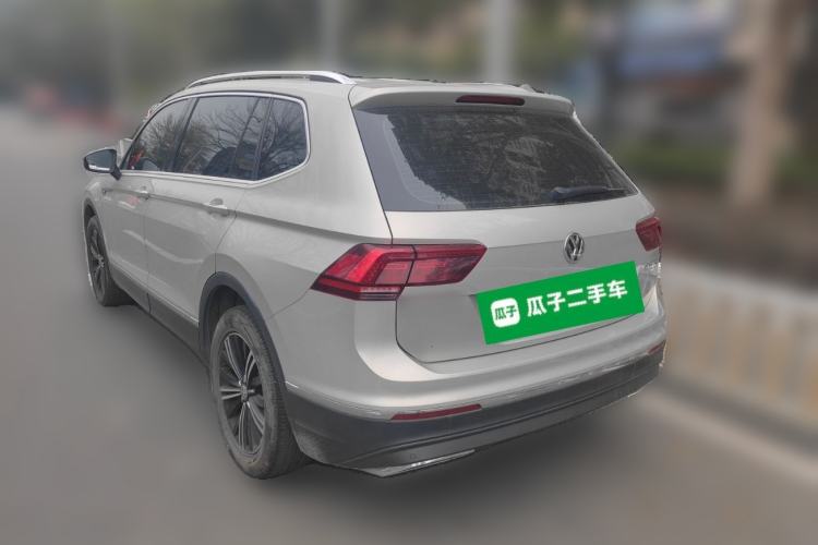 Used Volkswagen Tiguan L 2017 380TSI Automatic All-Wheel-Drive Luxury Edition Exterior 3