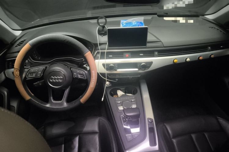 Used Audi A4L 2018 30th Anniversary Edition 40 TFSI Fashion Model
