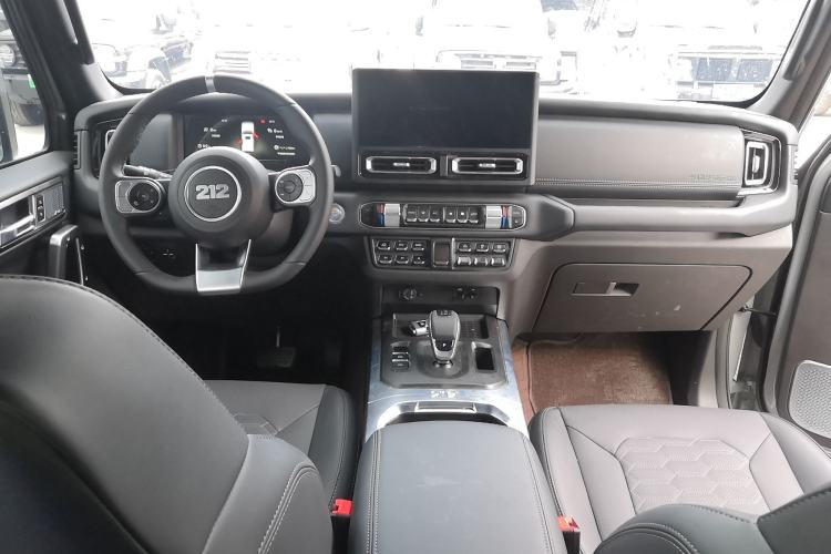 Used 212 T01 2025 Model 2.0T Diesel
