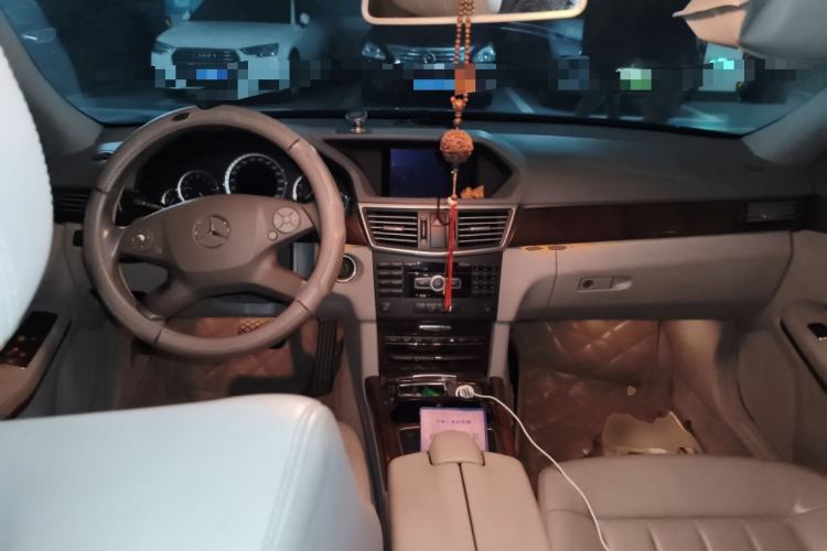 Used Mercedes-Benz E-Class 2012 E 300 L Elegant Model Center Console