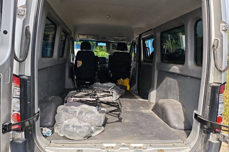 Used JAC Sunray 2022 2.0T Fuel-Efficient King PLUS Express Version Mid-axle 5-6 Seats HFC4DB3-2E4
