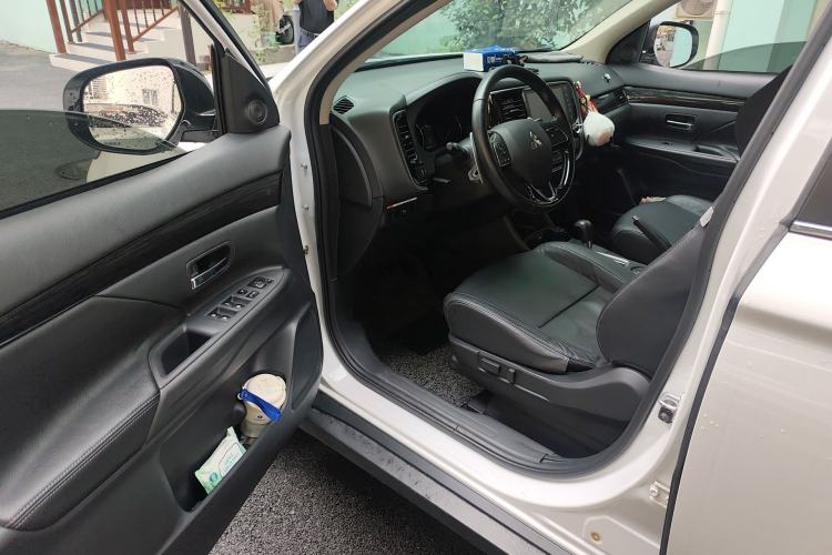 Used Mitsubishi Outlander 2016 2.4L 4x4 Elite Edition 5 Seats