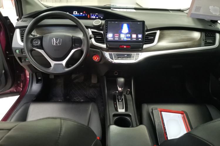 Used Honda Jade 2017 1.8L automatic Comfort version 5 seats Center Console