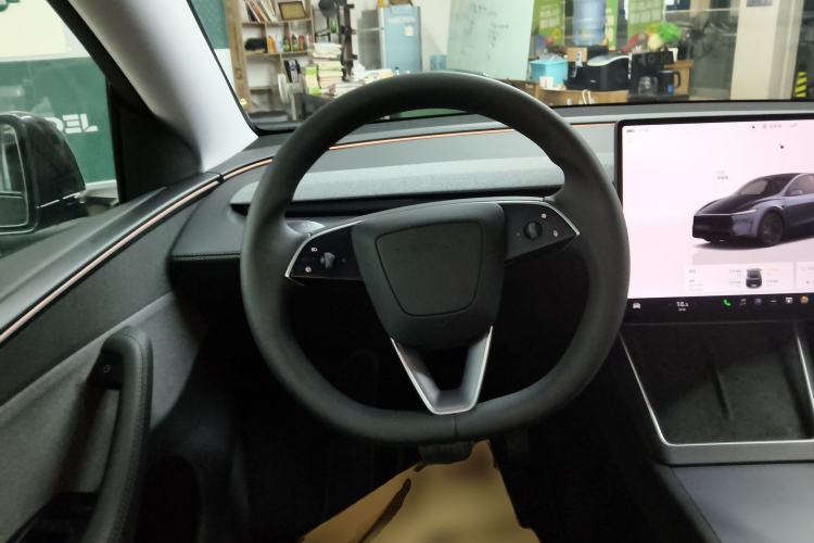 Used Tesla Model Y 2025 Rear-Wheel-Drive Version
