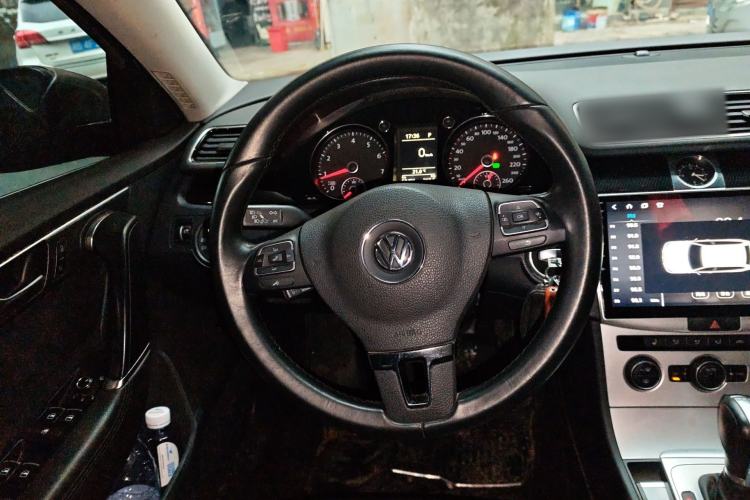 Used Volkswagen Magotan 2013 1.8TSI Luxury Model Steering Wheel