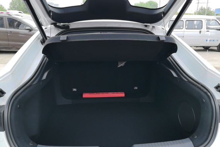 Used CHANGAN UNI-V 2024 2.0T High-Performance Version Trunk