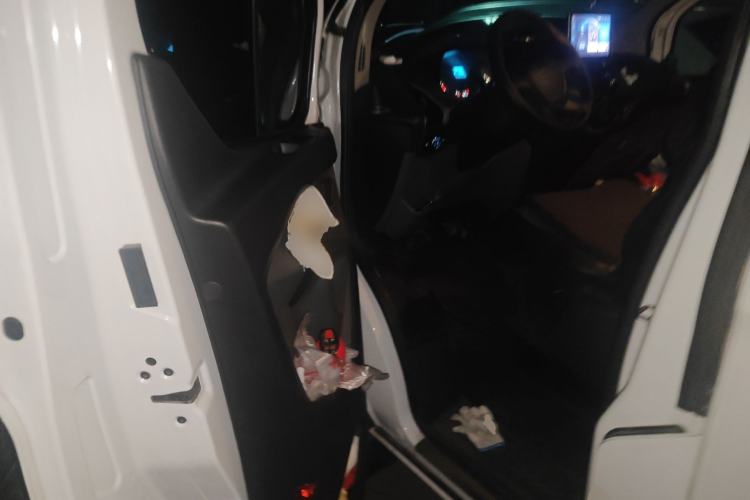 Used Ford Transit 2017 2.0T Diesel Multi-Purpose Commercial Vehicle Short Wheelbase Mid-Roof China IV Standard Driver Seat