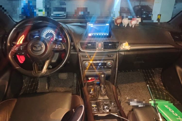 Used Mazda CX-4 2018 2.5L Automatic 4x4 Sky Passion Edition China VI Standard Center Console