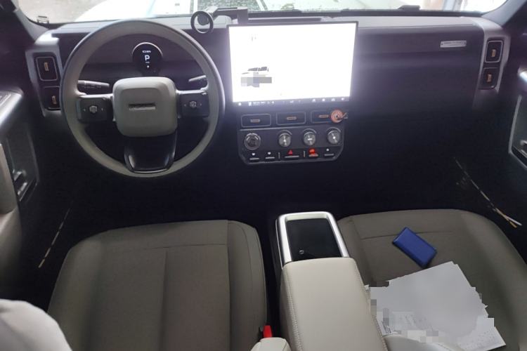 Used iCAR V23 2025 501 Four-Wheel Drive Intelligent Driving Version Center Console