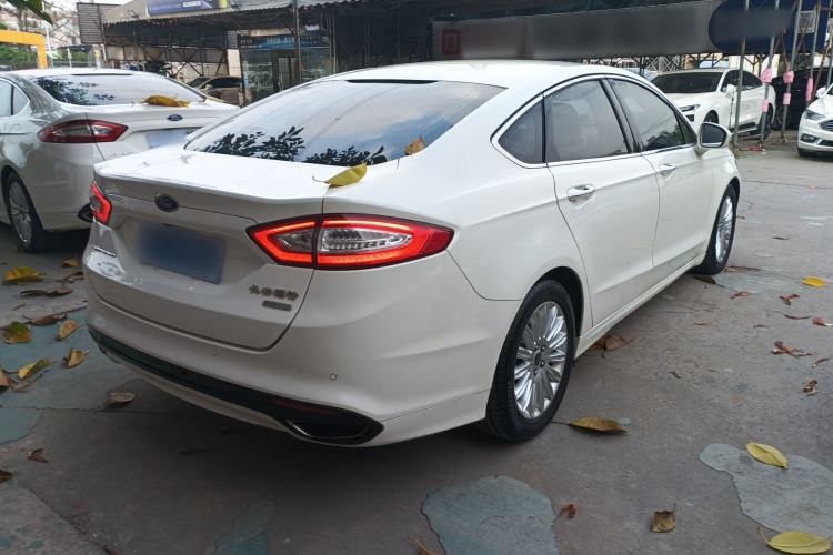 Used Ford Mondeo 2013 2.0L GTDi 200 Luxury Model Rear Right 45 Deg
