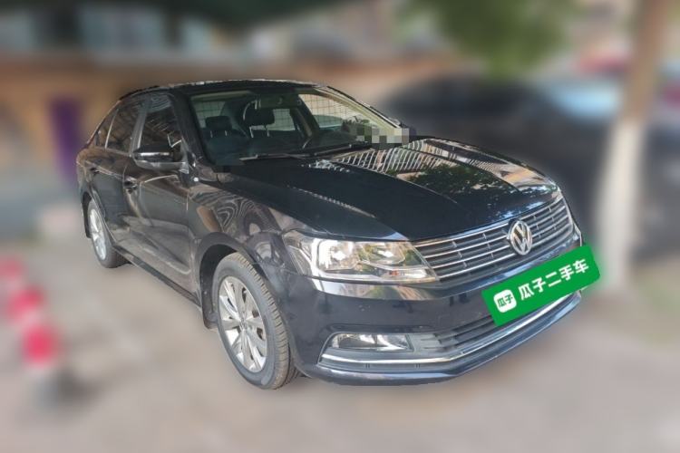 Used Volkswagen Lavida 2017 1.6L Automatic Comfort Edition Front Right 45 Deg