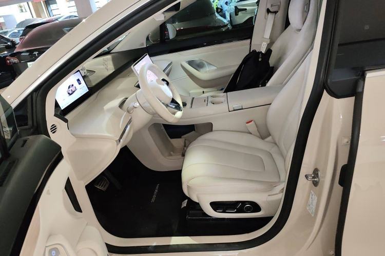 Used Hima Luxeed R7 2024 All-Electric 802 km Max
