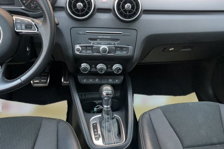 Used Audi A1 2016 30 TFSI Sportback S Line Sports Edition Interior 5