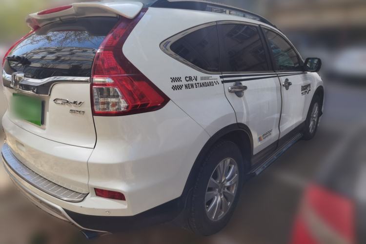 Used Honda CR-V 2015 2.0L two-wheel drive Fashion Edition Rear Right 45 Deg