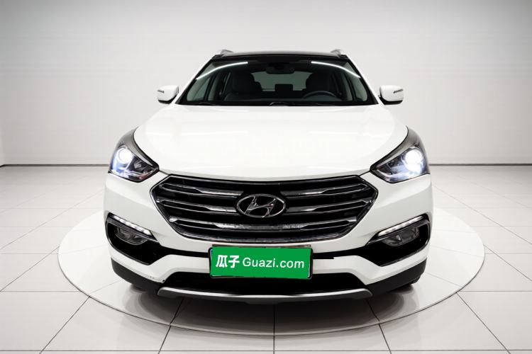 Used Hyundai Santa Fe 2017 2.4L Automatic Two-Wheel Drive Smart Version 5 Seats
