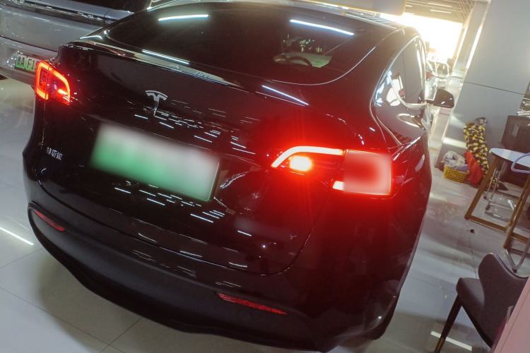 Used Tesla Model Y 2022 Long-Range All-Wheel-Drive Version