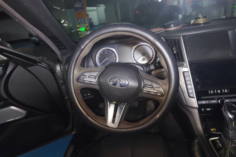 Used Infiniti Q60 2017 2.0T Luxury Edition