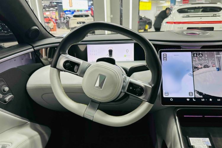 Used Avatr 11 2023 Harmony 90-degree Rear-wheel Drive Edition Interior 4