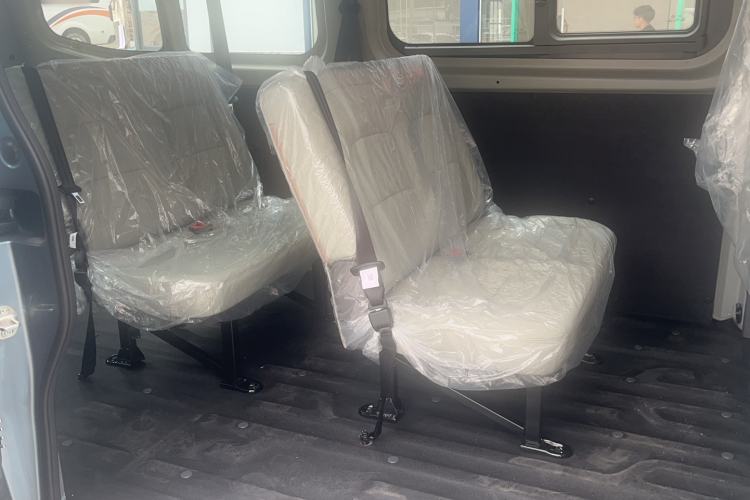 Used Farizon Xingxiang V 2025 V8E Functional Edition—Smart Edition, 350km Interior 4