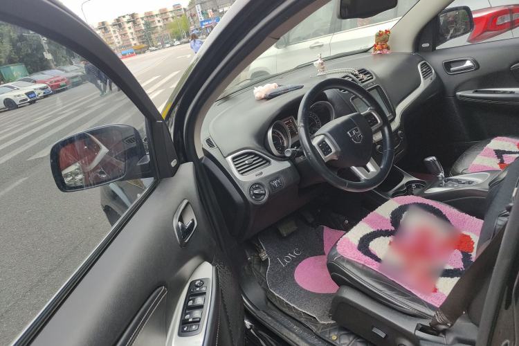 Used Dodge Journey 2013 2.4L Two-Wheel Drive Luxury Version