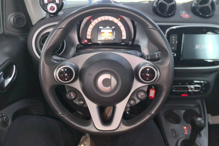 Used smart fortwo 2016 0.9T 66kW Hardtop Pioneer Edition
