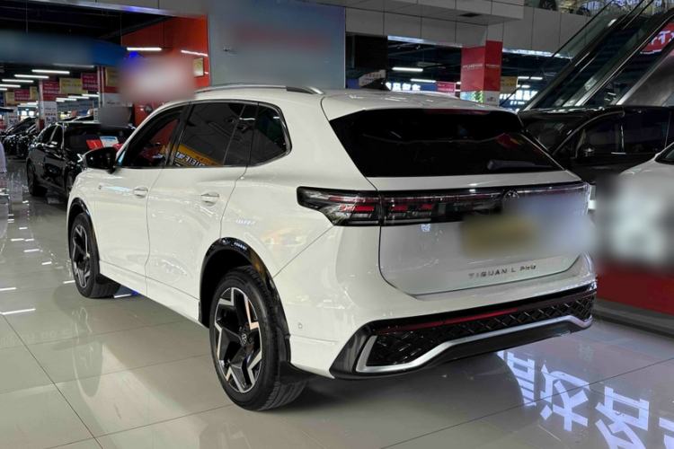 Used Volkswagen Tiguan L 2024 PRO 330TSI Two-Wheel Drive R-Line Smart Edition Exterior 2