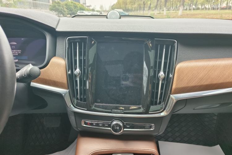 Used Volvo S90 2024 B5 Zhiyi Luxury Edition