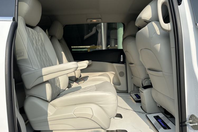 Used Buick GL8 2023 Land Executive Class Smart Enjoyment Model
