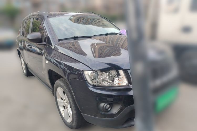 Used Jeep Compass 2011 2.4L four-wheel-drive sport version