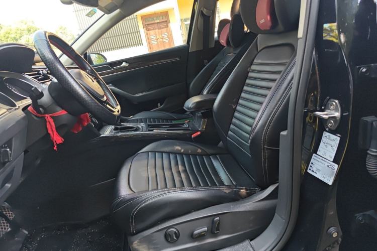 Used Volkswagen Magotan 2018 330TSI DSG Luxury Model