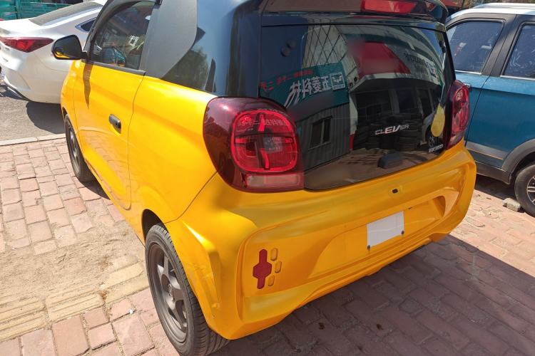 Used Roewe Clever 2021 302 km New Four-Seater Super-Efficient Version
